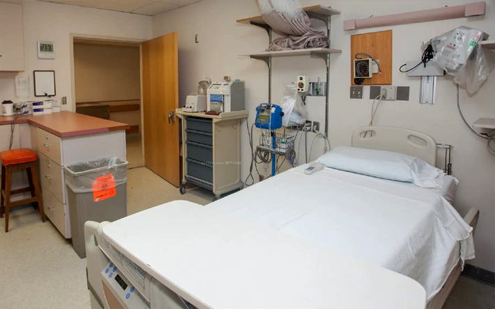 多色医院专用钢质平开门 德州医院专用门工厂